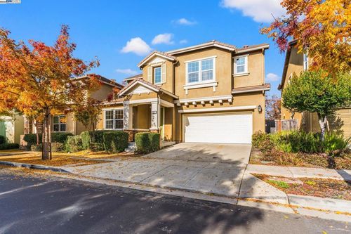 1525 Middle Ln, Hayward, CA, 94545-2560 | Card Image