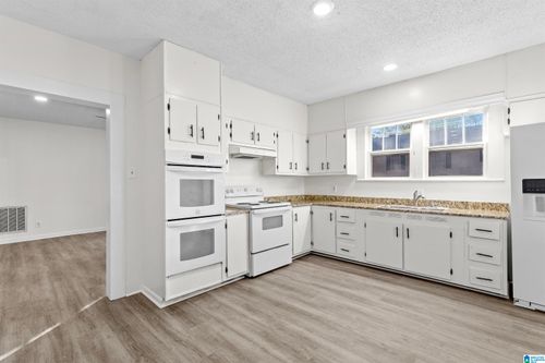 137 Elrie Blvd, BESSEMER, AL, 35020-7928 | Card Image