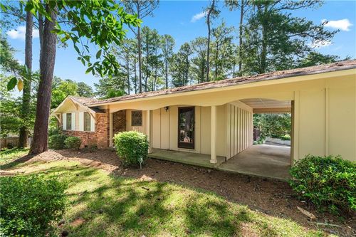 2255 Meadowvale Dr Ne, Atlanta, GA, 30345-3568 | Card Image