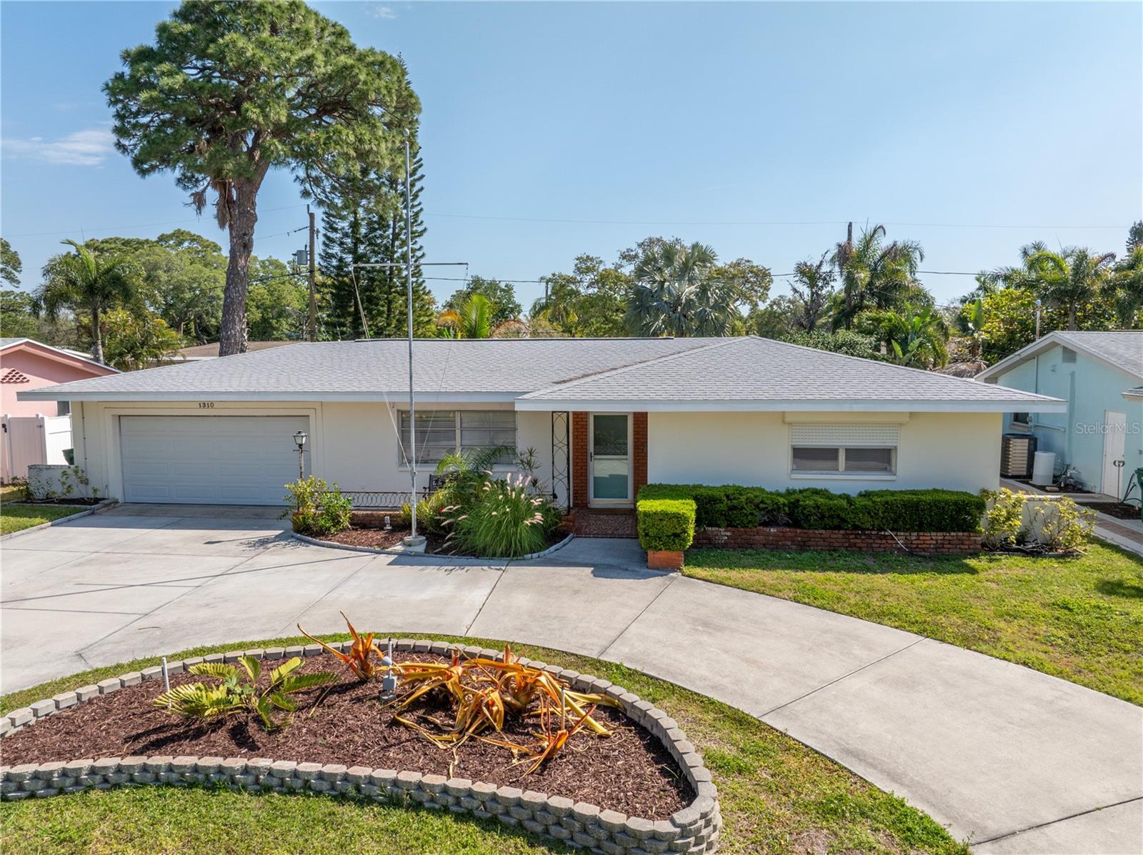 Robin Rd, Saint Petersburg, FL 33707