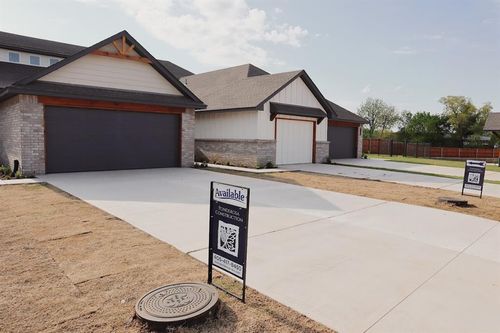 525 Wimbledon Rd, Edmond, OK, 73003-5892 | Card Image
