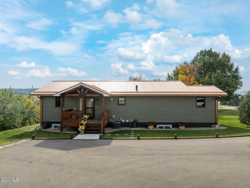 9155 41st St Nw, New Town, ND, 58763-9006 | Card Image