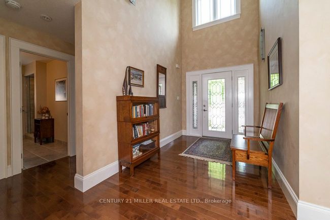 46 Giffin Rd, House other with 2 bedrooms, 3 bathrooms and 4 parking in Dundas ON | Image 4