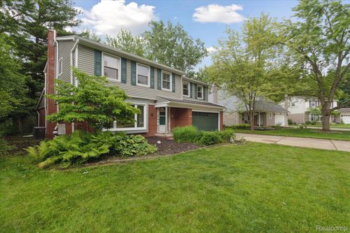 19581 Silver Spring St, Southfield, MI, 48076-1749 | Card Image