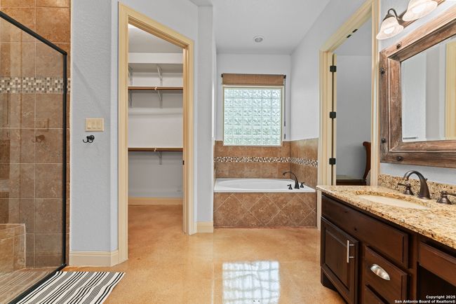574 Deep Water Dr, House other with 3 bedrooms, 3 bathrooms and null parking in Spring Branch TX | Image 19