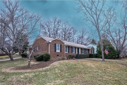 3504 Redington Dr, Greensboro, NC, 27410-4618 | Card Image