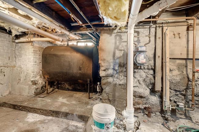 5 Acorn St, House other with 3 bedrooms, 2 bathrooms and 3 parking in Lynn MA | Image 32