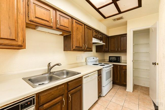 APT-221 - 921 Marine Dr, House other with 2 bedrooms, 2 bathrooms and 1 parking in Galveston TX | Image 7