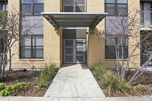 2303-711 S Frio St, San Antonio, TX, 78207-3527 | Card Image