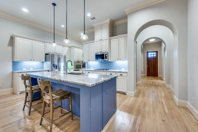2209 Shakespeare St, House other with 3 bedrooms, 4 bathrooms and null parking in Carrollton TX | Image 8