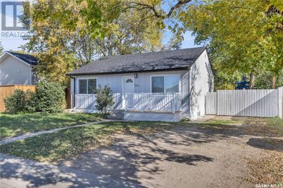 504 Av K S, House other with 4 bedrooms, 2 bathrooms and null parking in Saskatoon SK | Image 2