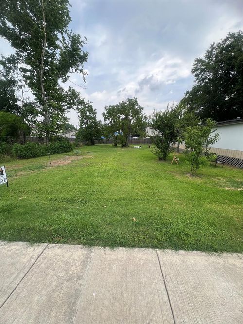 000 Waller St, Waller, TX, 77484 | Card Image