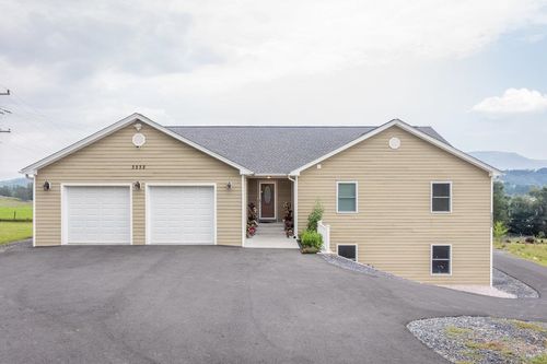 3232 Windy Heights Ln, Rockingham, VA, 22802-1157 | Card Image
