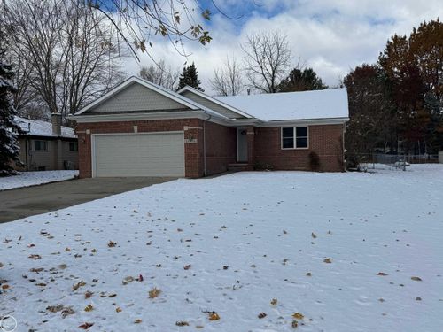 48879 Callens Rd, Chesterfield, MI, 48047-3337 | Card Image