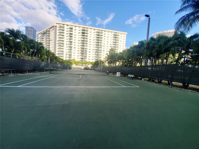 APT-923 - 19380 Collins Ave, Condo with 1 bedrooms, 1 bathrooms and null parking in Sunny Isles Beach FL | Image 22