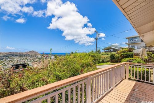 1729 Iwi Way, Honolulu, HI, 96816-3826 | Card Image