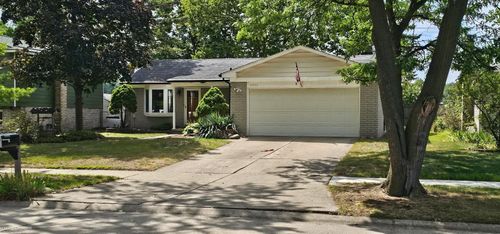 42933 Buckingham Dr, Sterling Heights, MI, 48313-2545 | Card Image