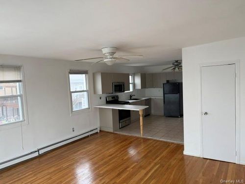 923 W Park Ave, Long Beach, NY, 11561-1414 | Card Image