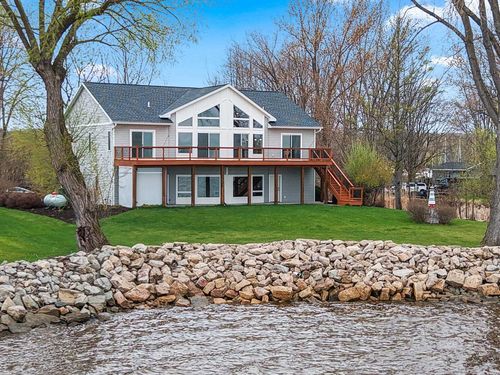 534 Resort Road, SUAMICO, WI, 54173 | Card Image