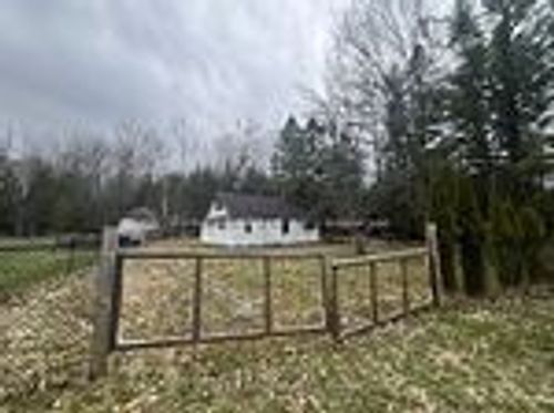 8 Christidis Dr, Jacksons Point, ON, L0E1L0 | Card Image