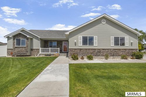 660 Regency Ln, Idaho Falls, ID, 83402-1217 | Card Image