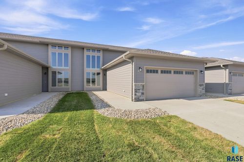 3917 E Iron Bridge Pl, Sioux Falls, SD, 57108-8085 | Card Image