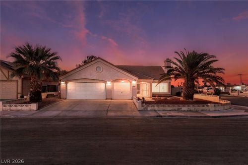 901 Shifting Sands Dr, Las Vegas, NV, 89108-1752 | Card Image