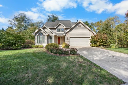 67 Chestnut Ct, Chelsea, MI, 48118-9453 | Card Image