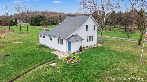 8753 Wabasis Ave, Greenville, MI, 48838-9330 | Card Image