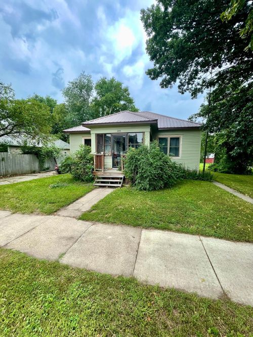 209 Central Ave S, Bertha, MN, 56437-1121 | Card Image