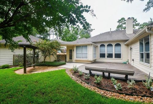 18 E Knightsbridge Dr, The Woodlands, TX, 77385-3454 | Card Image