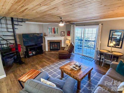 2-174 Grouse Moor Dr, Sugar Mountain, NC, 28604-7219 | Card Image
