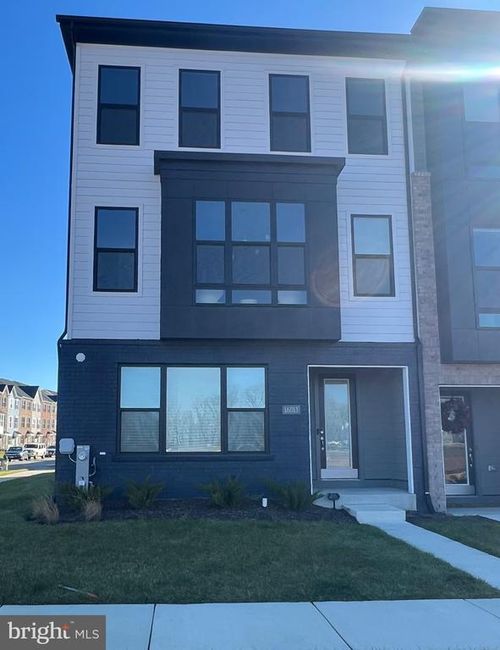 16013 Hyde Park Pl, BOWIE, MD, 20716-3581 | Card Image