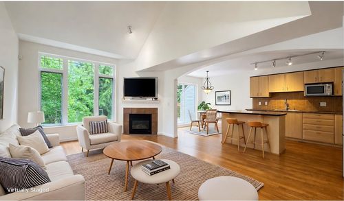 35-2351 Parkway Blvd, Coquitlam, BC, V3E3P2 | Card Image