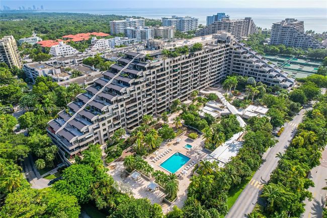 APT-543 - 151 Crandon Blvd, Condo with 3 bedrooms, 3 bathrooms and null parking in Key Biscayne FL | Image 47