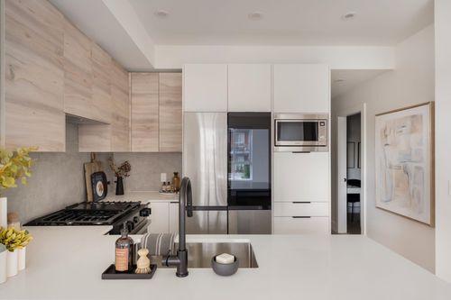 206-30494 Cardinal Ave, Abbotsford, BC, V2T0L9 | Card Image