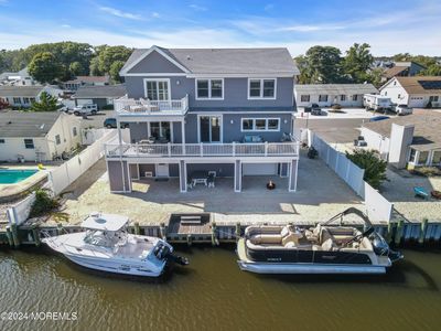 Bulkhead and recessed dock for easy boat access. | Image 3