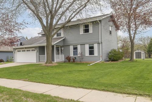 8160 S Wildwood Drive Drive, Oak Creek, WI, 53154 | Card Image