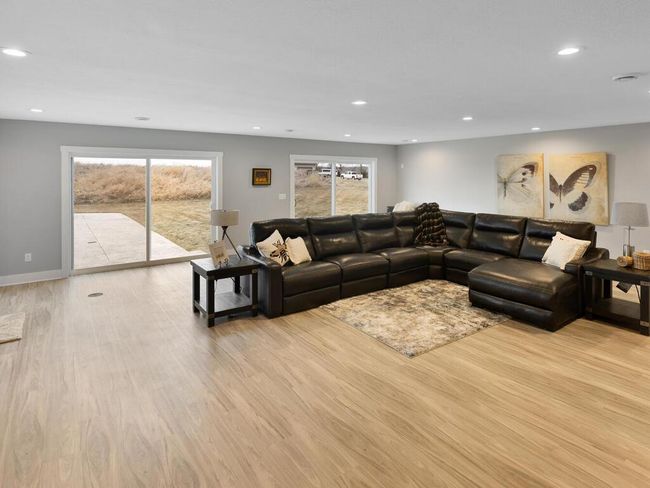 huge family room area | Image 45