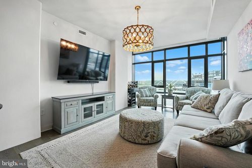 n913-70 N St Se, WASHINGTON, DC, 20003-4799 | Card Image