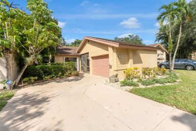 4373 Acacia Cir, House other with 2 bedrooms, 2 bathrooms and null parking in Coconut Creek FL | Image 1