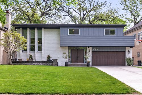 923 Park Ave, River Forest, IL, 60305-1305 | Card Image