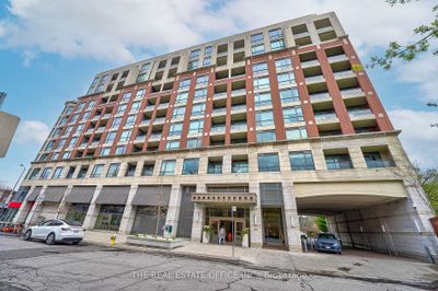 916 - 23 Glebe Rd W, Condo with 2 bedrooms, 2 bathrooms and 1 parking in Toronto ON | Image 1