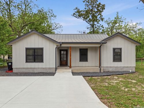 812 Lafayette St, Castroville, TX, 78009-4048 | Card Image