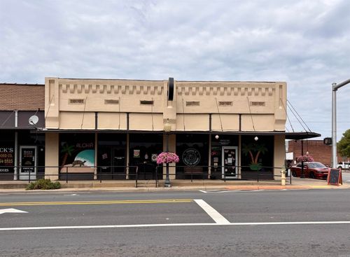 102-100-102 W Broadway St, Morrilton, AR, 72110-3302 | Card Image