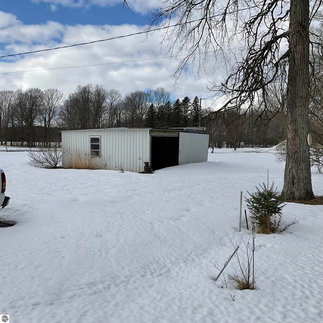 8815 S Young Rd, House other with 3 bedrooms, 2 bathrooms and null parking in Falmouth MI | Image 22