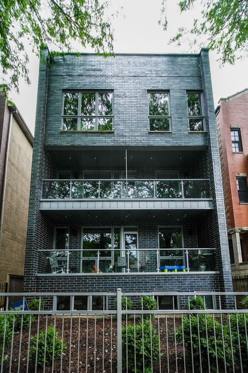 1s-1751 W Roscoe St, Chicago, IL, 60657-1131 | Card Image