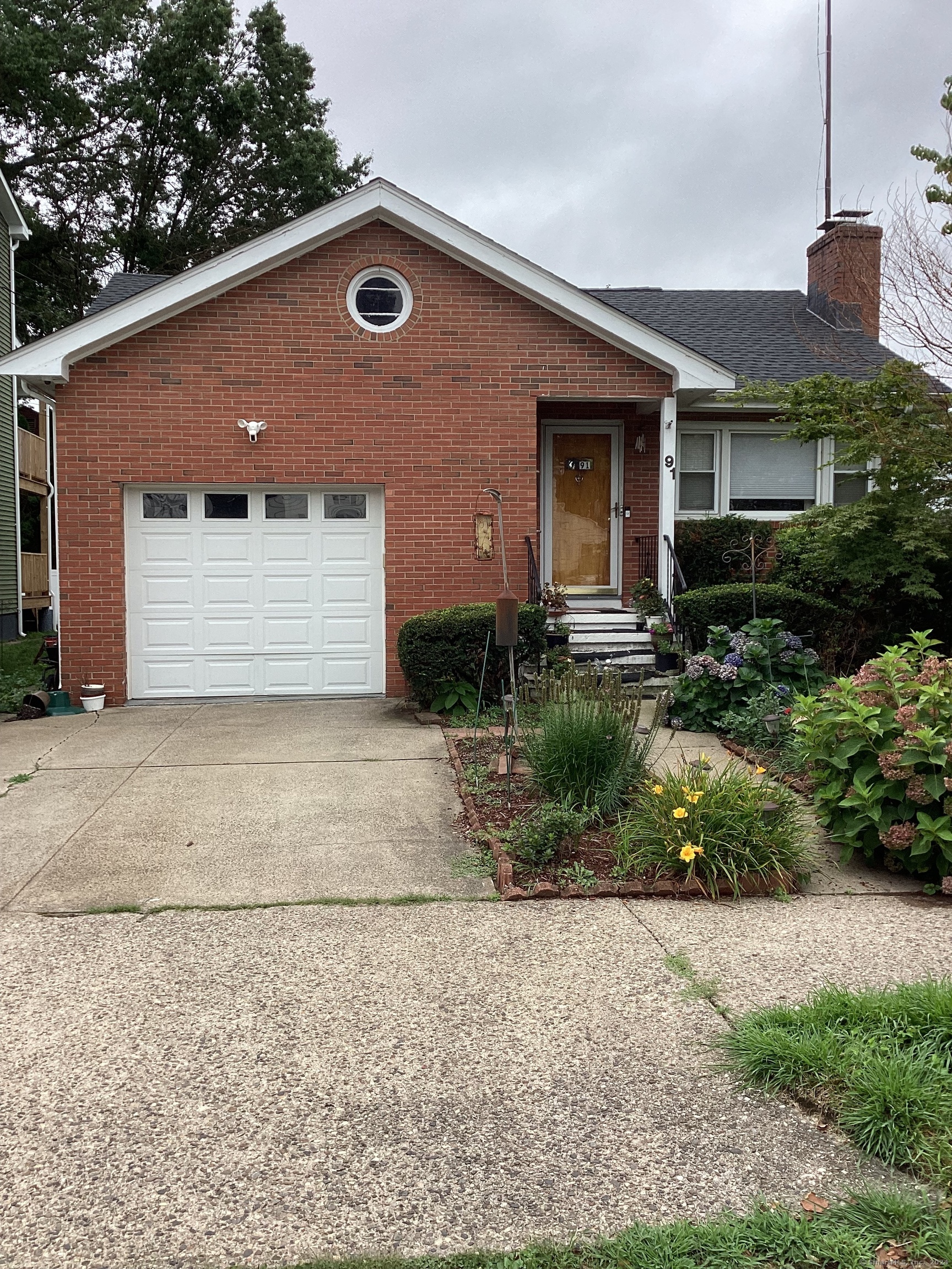 Laurel Pl, Bridgeport, CT 06604