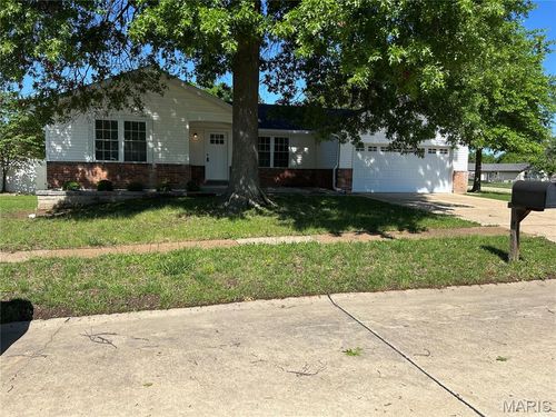 763 Wagon Ridge Dr, Fenton, MO, 63026-3364 | Card Image