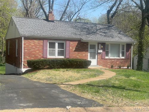 212 S Marguerite Ave, Ferguson, MO, 63135-2533 | Card Image